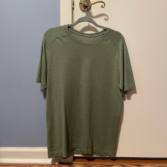 Lululemon Medium Metal Vent Tech Sage Green - Picture 1 of 4